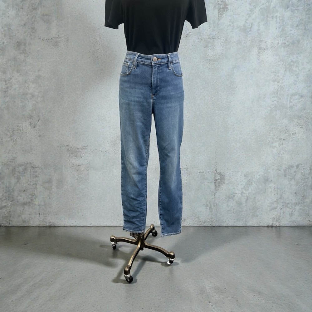 ** LIKE NEW** Athleta Denim Blue Jeans